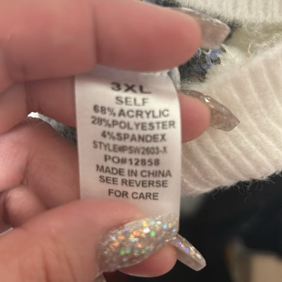 Blue and white floral sweater - 3XL - Picture 2 of 4